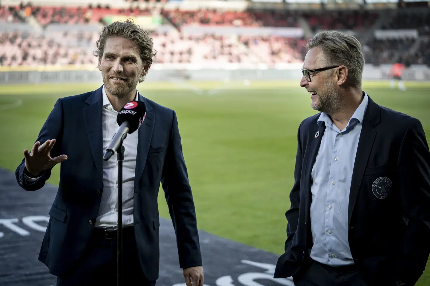 - Det er en stor fordel for Midtjylland, hvis Brentford kommer i Premier League, siger Rasmus Ankersen (til venstre). Mads Claus Rasmussen/Ritzau Scanpix