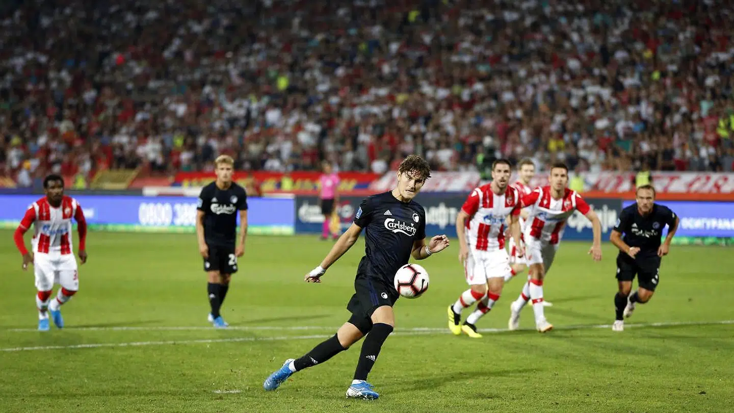 Jonas Wind scorer på straffespark med Panenka under kvalifikationskampen til Champions League mod Røde Stjerne Beograd.