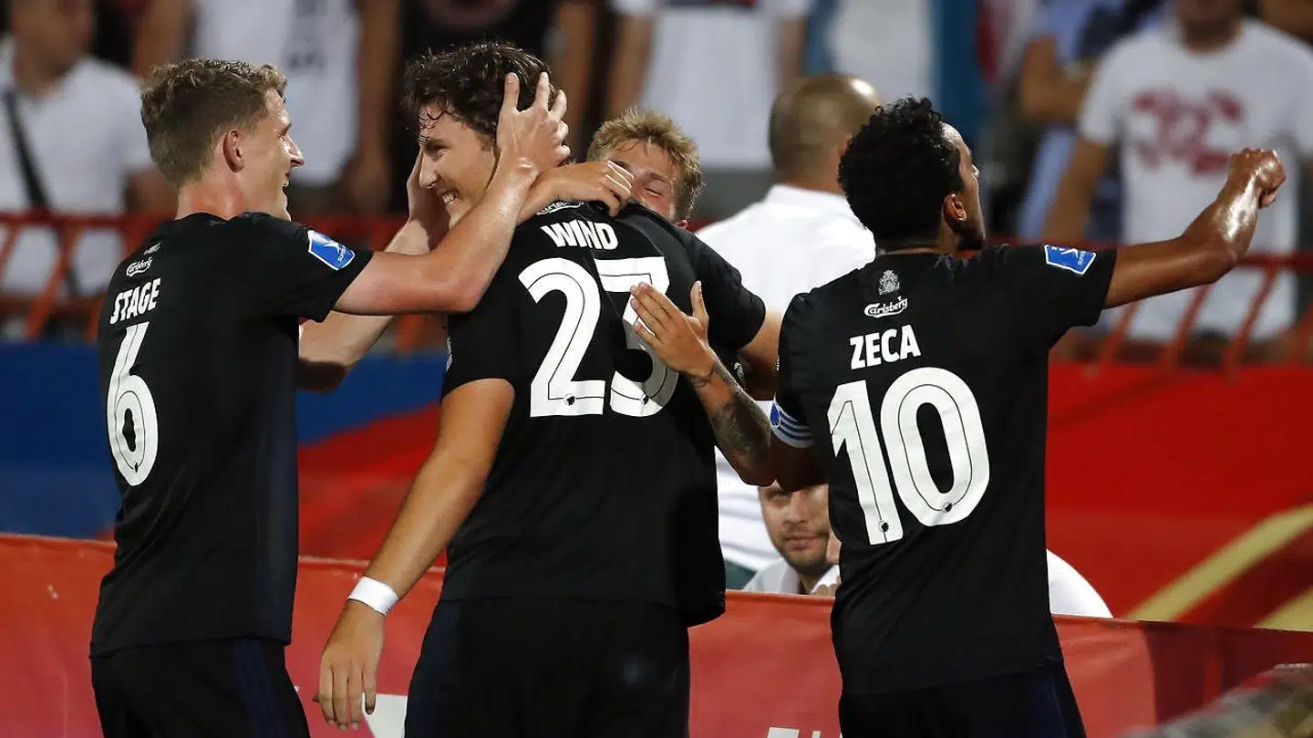 Jonas Wind bliver tiljublet efter sin Panenka-scoring på udebane mod Røde Stjerne Beograd i Champions League-kvalifikationen 6. august 2019.