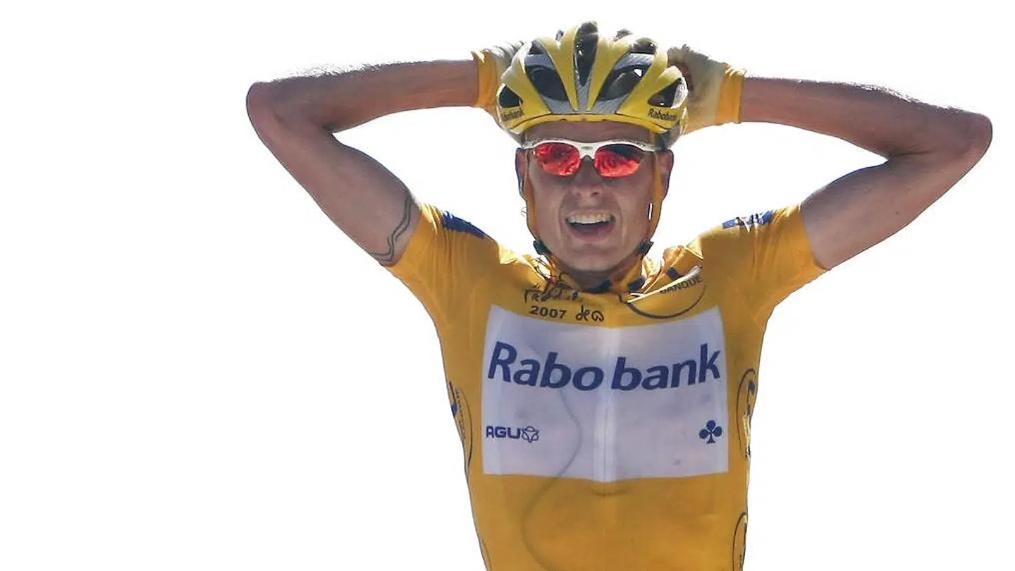 Michael Rasmussen vandt 16. etape på toppen af Col d'Aubisque, men senere samme dag hev Rabobank ham ud af Tour de France.