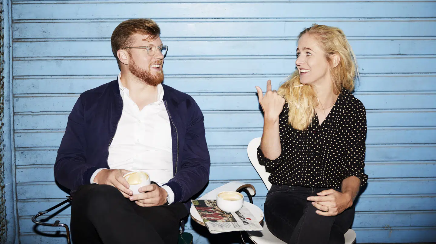 Julie Toft sammen med sin tidligere medvært Anders Stegger. (Foto: DR)