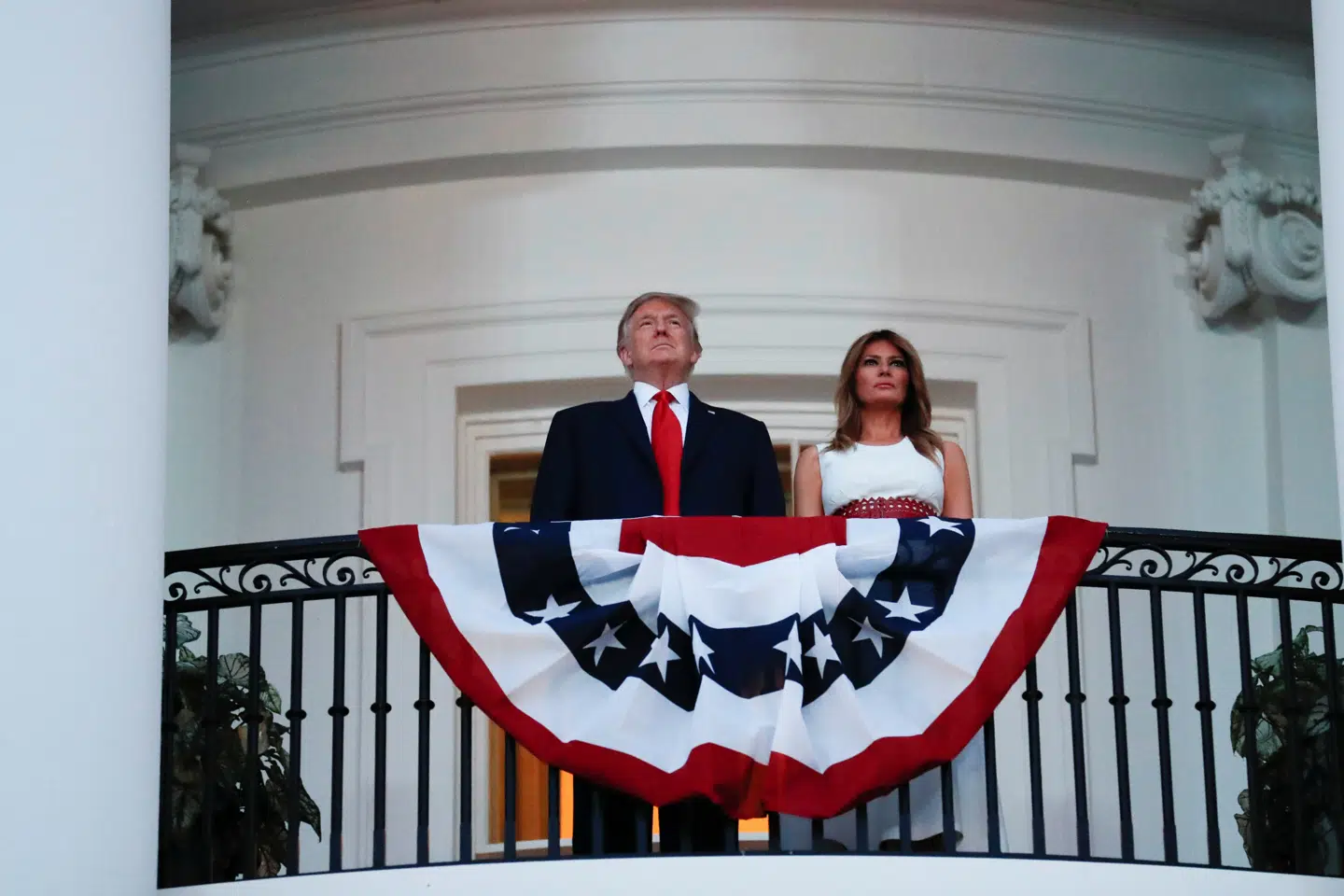 USA's præsident, Donald Trump, og hans hustru, Melania, så på et stort fyrværkerishow på uafhængighedsdagen. Carlos Barria/Reuters