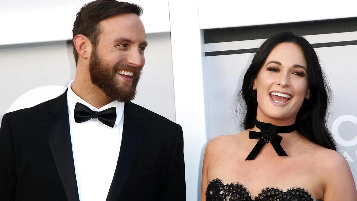 Kacey Musgraves og Ruston Kelly skal skilles, men er stadig gode venner.