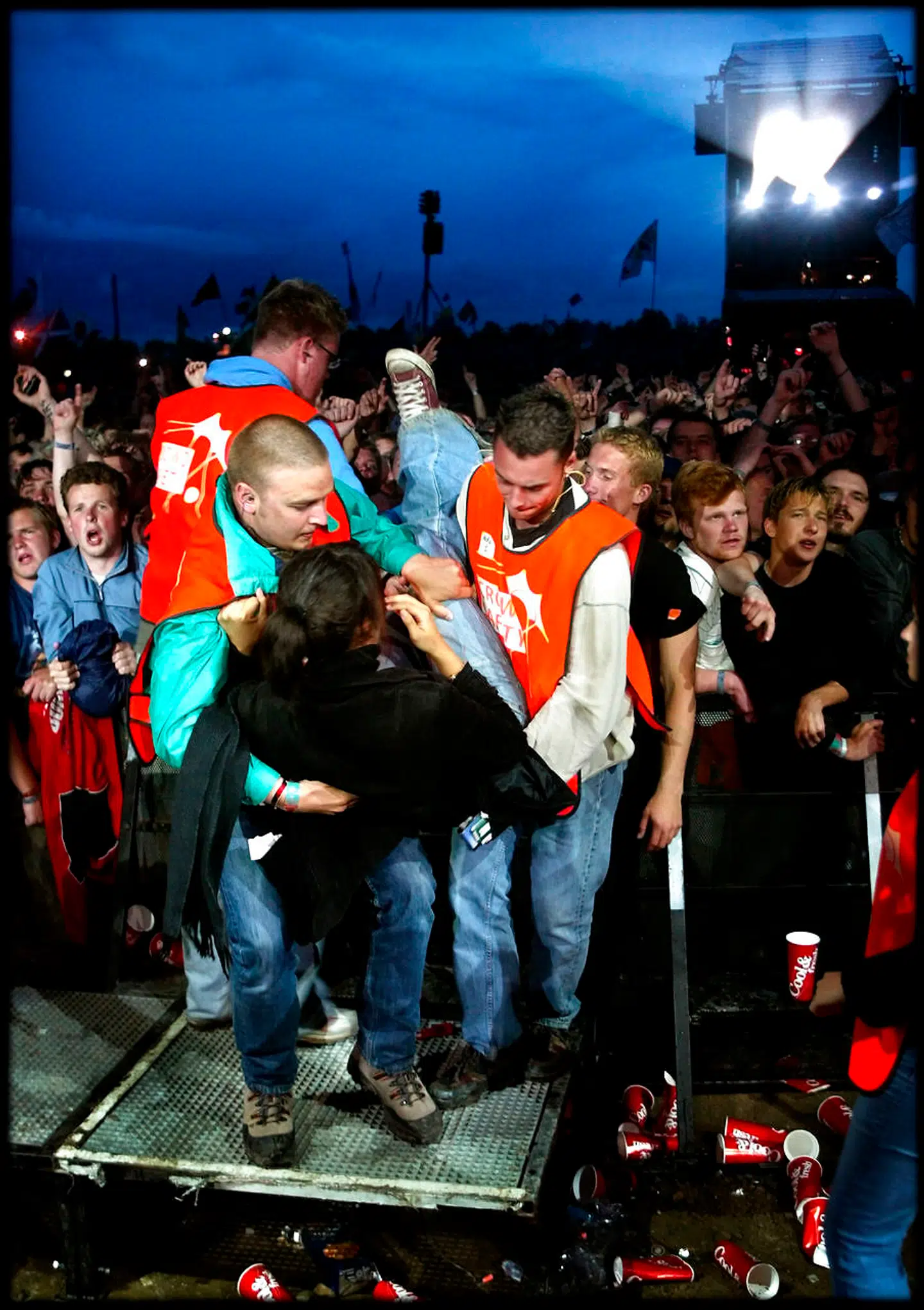 ROSKILDE FESTIVAL 2002 // SIKKERHED FORAN ORANGE SCENE VED RED HOT CHILI PEPPERS.