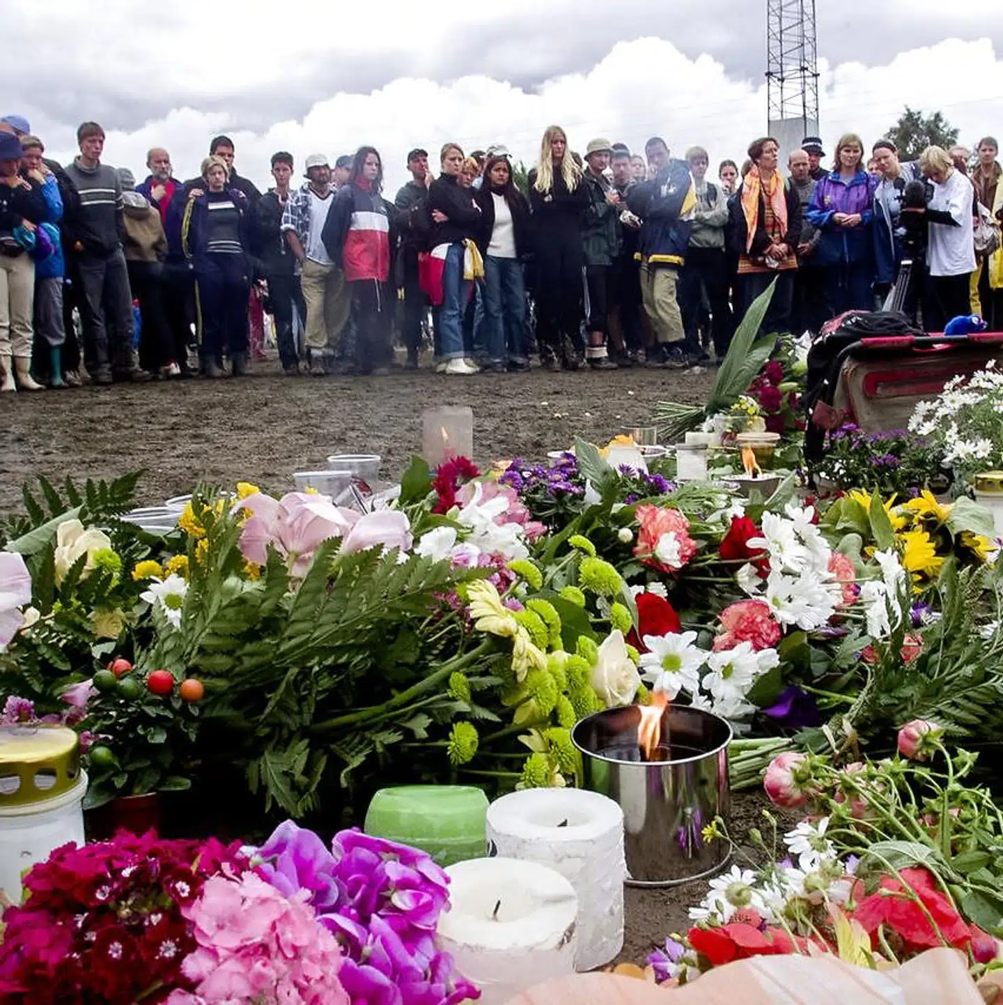 På området foran Orange Scene var der dagen efter den tragiske ulykke placeret blomster