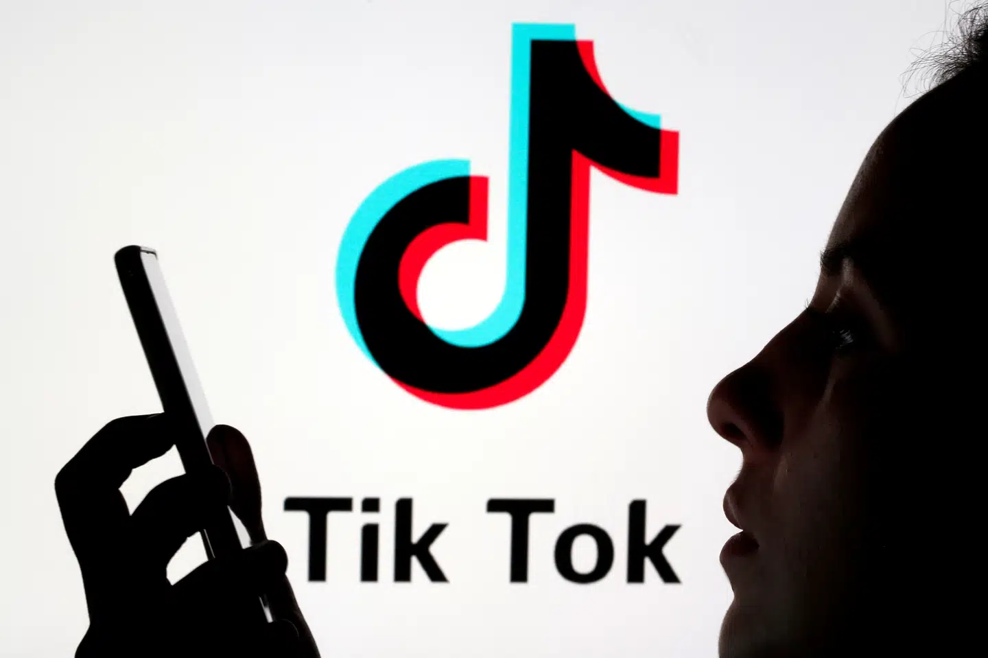Appen TikTok og virksomheden bag er blevet kritiseret kraftigt for at stjæle og bruge oplysninger fra de brugere, der downloader appen. (Arkivfoto) Dado Ruvic/Reuters
