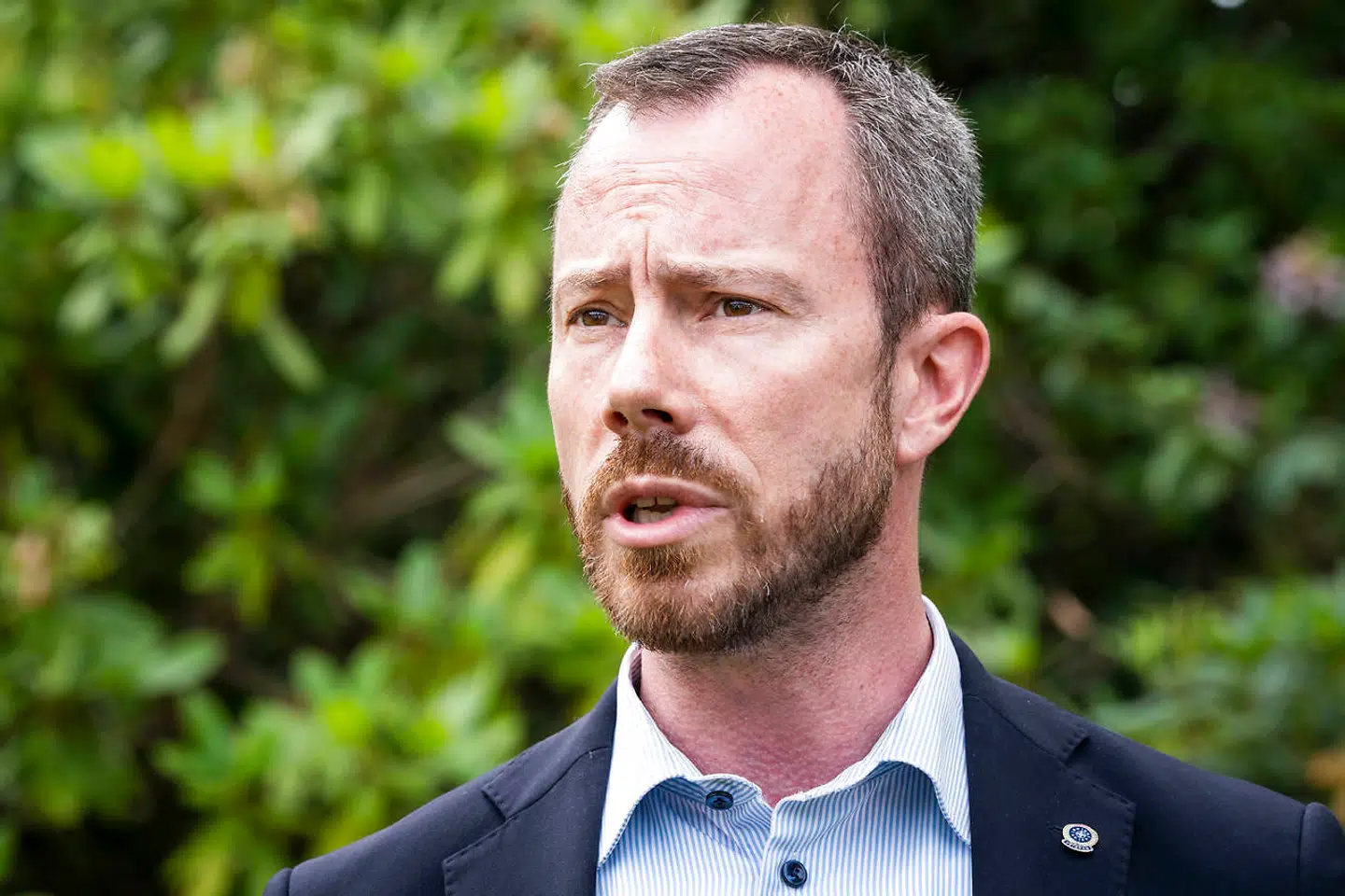 Venstres formand Jakob Ellemann-Jensen får nu hård kritik af Morten Messerschmidt fra Dansk Folkeparti.