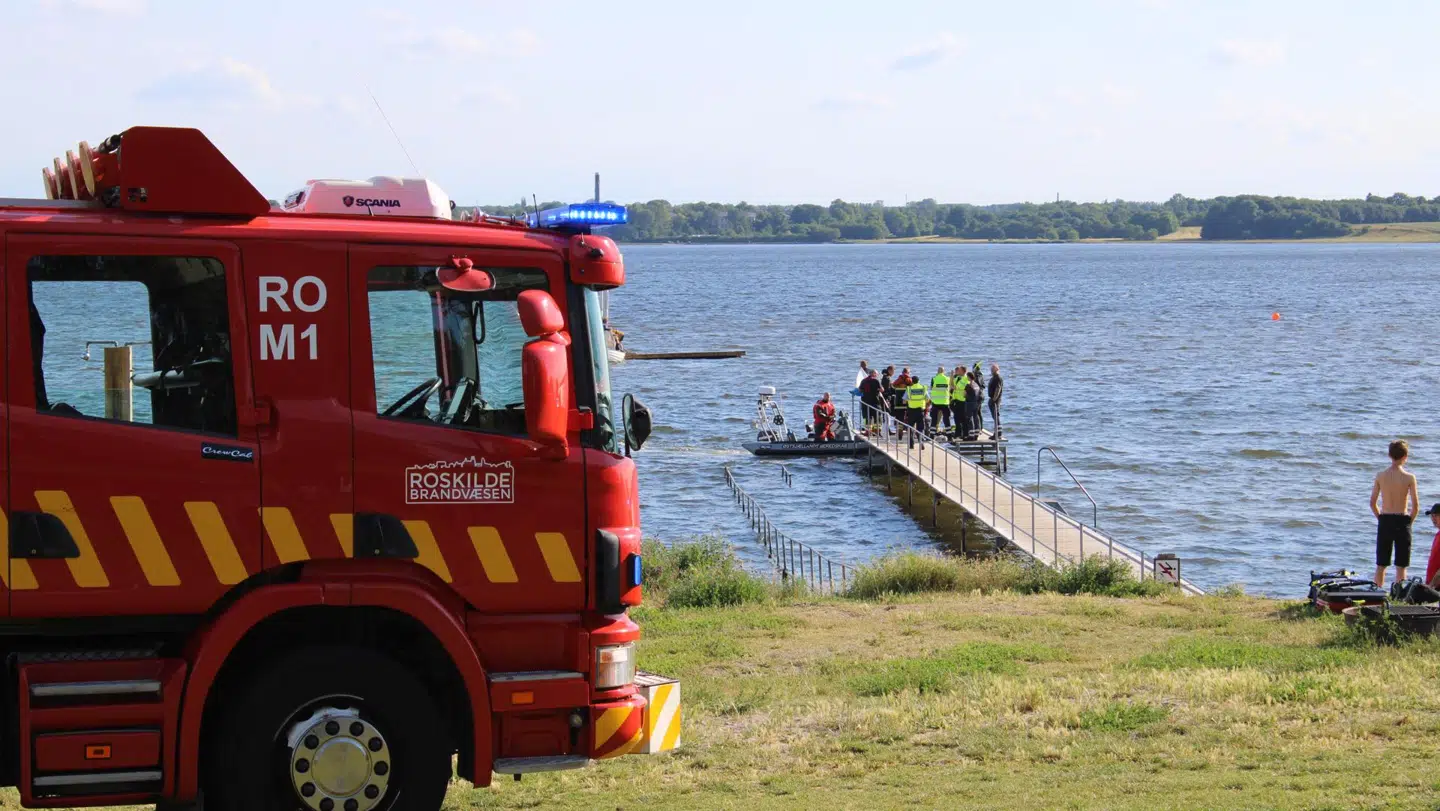 Politiet og redningsberedskab er tilstede i strandparken lige nu. Foto: Presse-foto.dk
