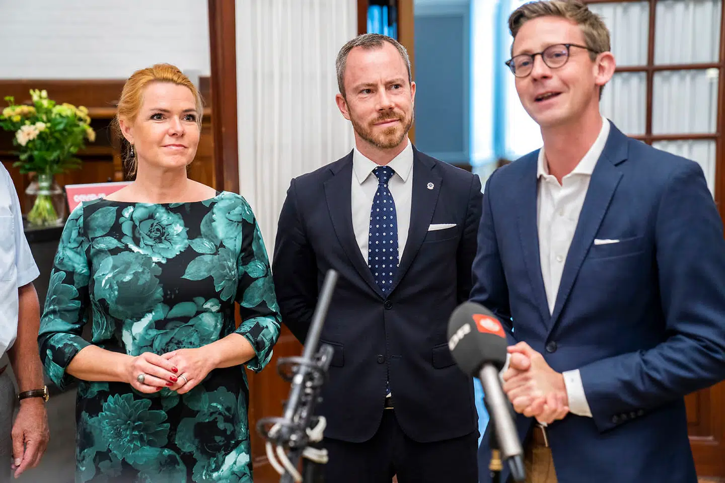Jacob Ellemann-Jensen præsenterer den ny Venstre top med Karsten Lauritzen som gruppeformand og Preben Bang Henriksen som anden gruppeformand. Venstre vælger på deres gruppemøde ny gruppeformand efter Jakob Ellemann-Jensen, på Christiansborg tirsdag den 15. juni 2020. (Foto: Martin Sylvest/Ritzau Scanpix 2020)