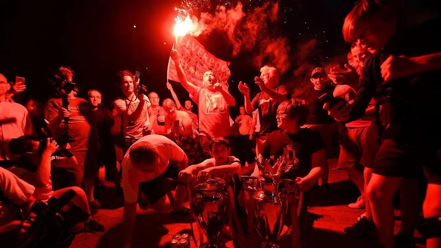 Liverpool-fans fejrede den store triumf torsdag aften.