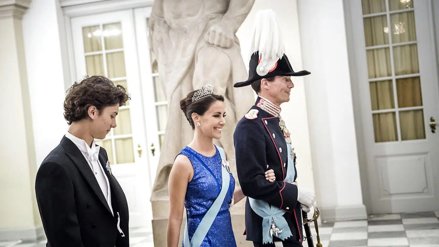 Prins Joachim får rang af brigadegeneral, når han tiltræder i sit nye job. Her ses han med sin søn prins Nikolai og sin kone, prinsesse Marie.