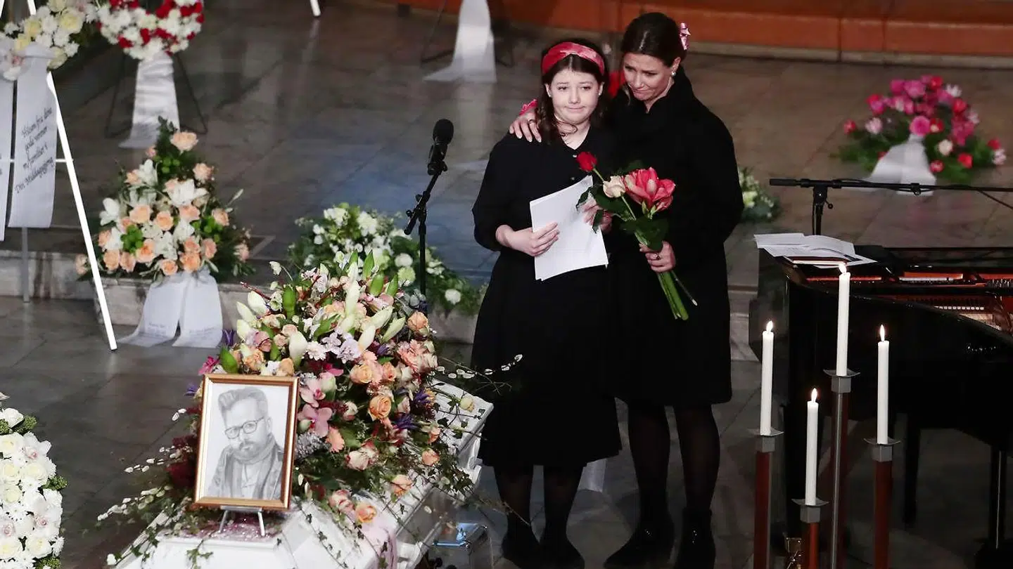Maud Angelica Behn med sin mor, prinsesse Märtha Louise.