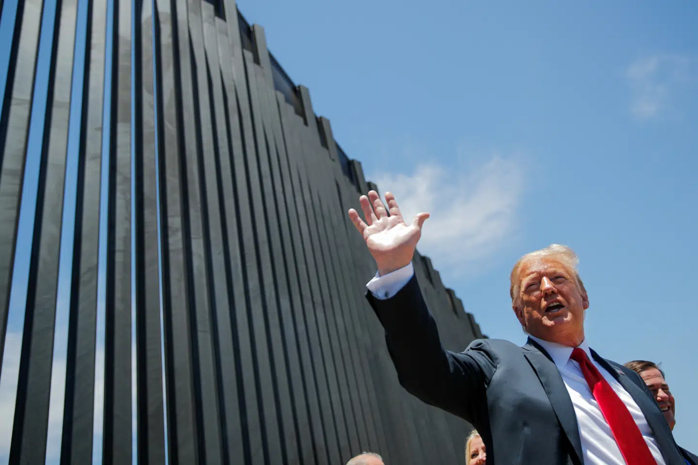 Præsident Donald Trumps strid med det sociale medie Twitter fortsætter. Her ses præsidenten under et besøg ved den amerikansk-mexicanske grænse i San Luis, Arizona, tirsdag. Carlos Barria/Reuters