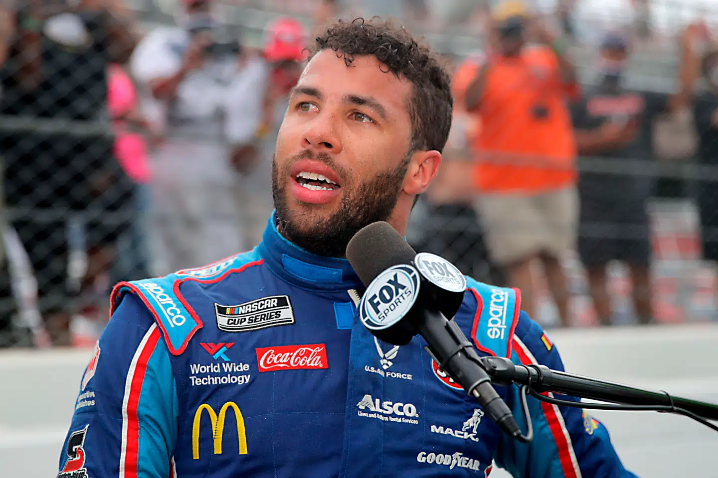 Bubba Wallace tog sin ansigtsmaske af.