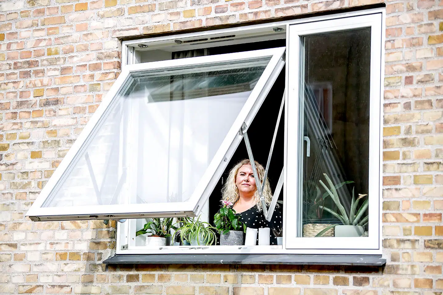 Lisa er ikke alene med sin frustration og bekymring over den alkoholiserede nabo. Flere i opgangen har oplevet problemer, og det samme har andre i bygningerne ved siden af.