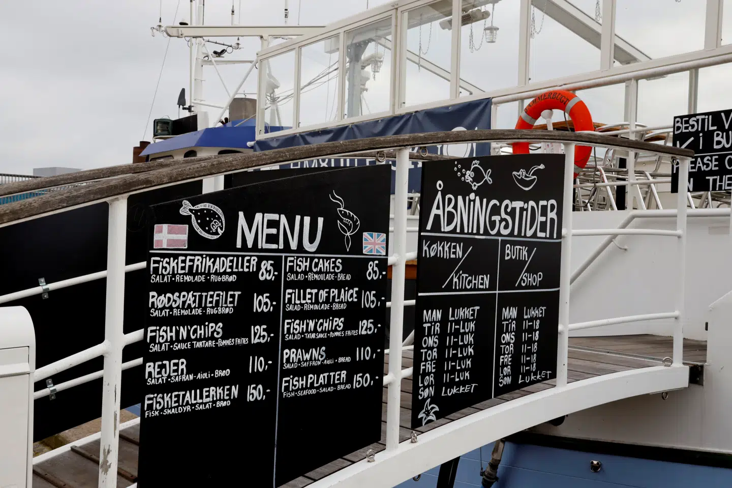 Danmark har det dyreste mad og drikke uden alkohol i EU. Det er 29 procent dyrere end gennemsnittet. Schweiz, der ikke er medlem af EU, har de højeste priser i Europa. Jacob Gronholt-Pedersen/Reuters