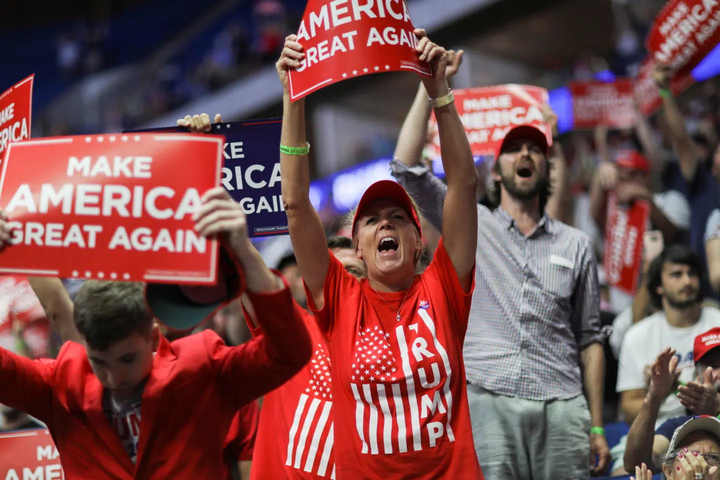Trump-tilhængere under præsidentens første vælgermøde i tre måneder. Leah Millis/Reuters