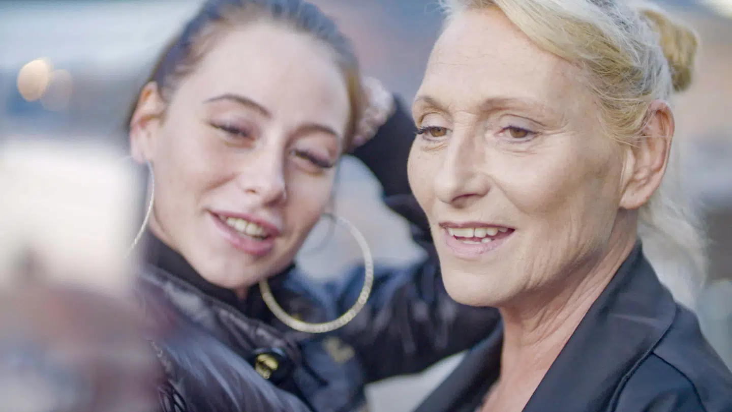 Fra DR3-dokumentaren 'Tessas hævn': Tessa med sin mor