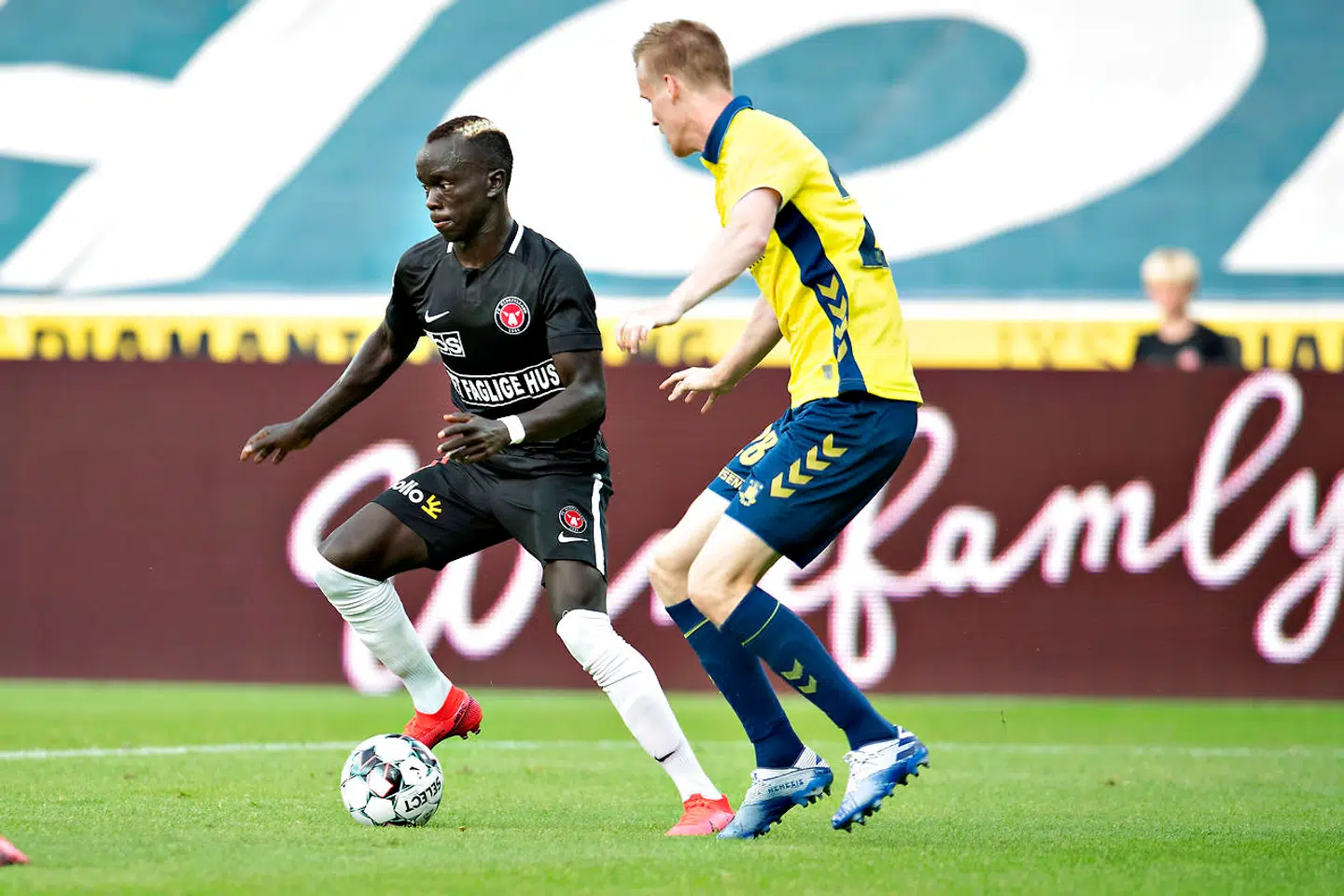 Awer Mabil og FC Midtjylland kunne ikke lirke Brøndbys defensiv op, hvor Anton Skipper spillede en solid kamp.