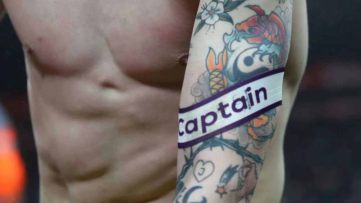 Anførerbindet i Southampton er fortid på Pierre-Emile Højbjergs overarm.