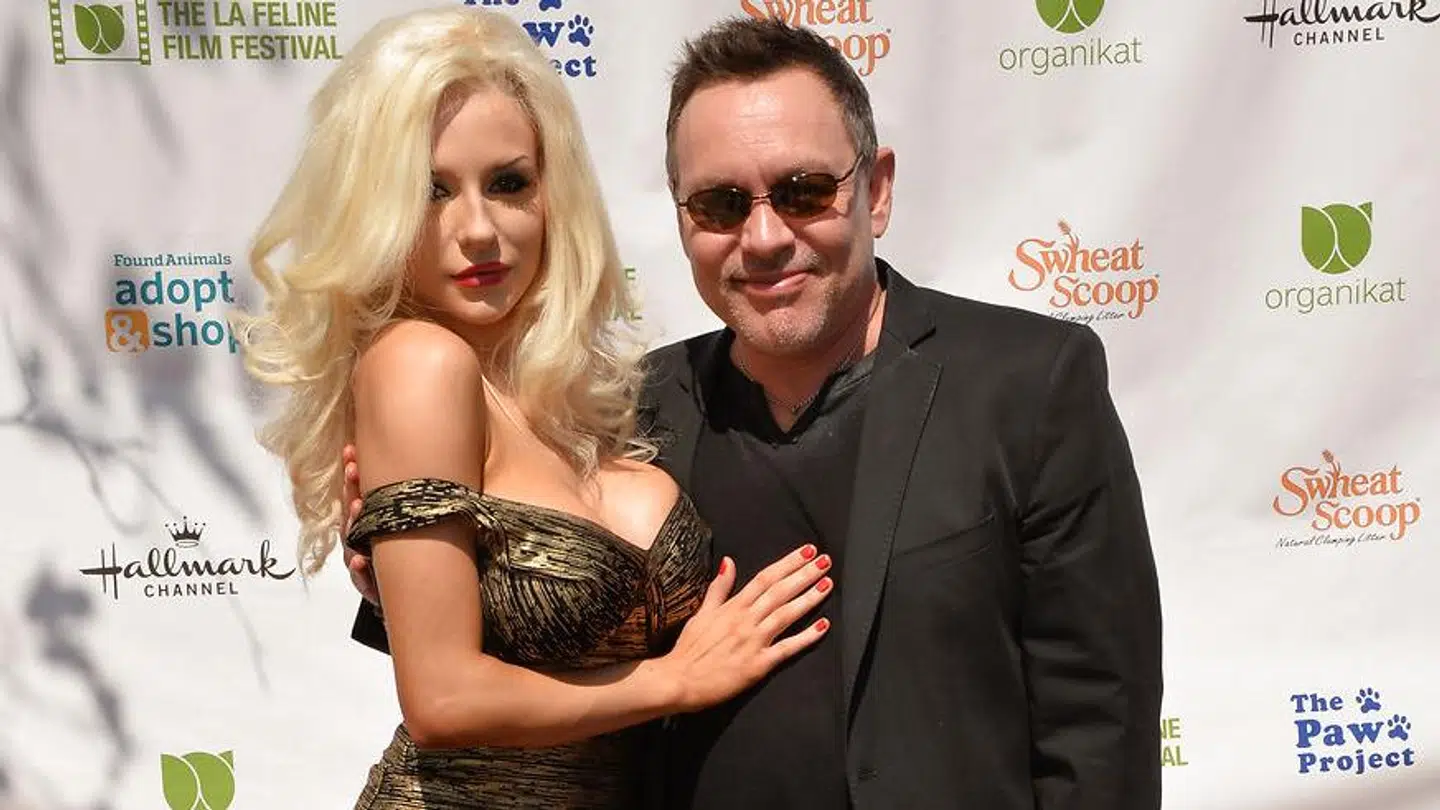 Arkivfoto af Courtney Stodden med sin 35 år ældre eksmand, Doug Hutchison.