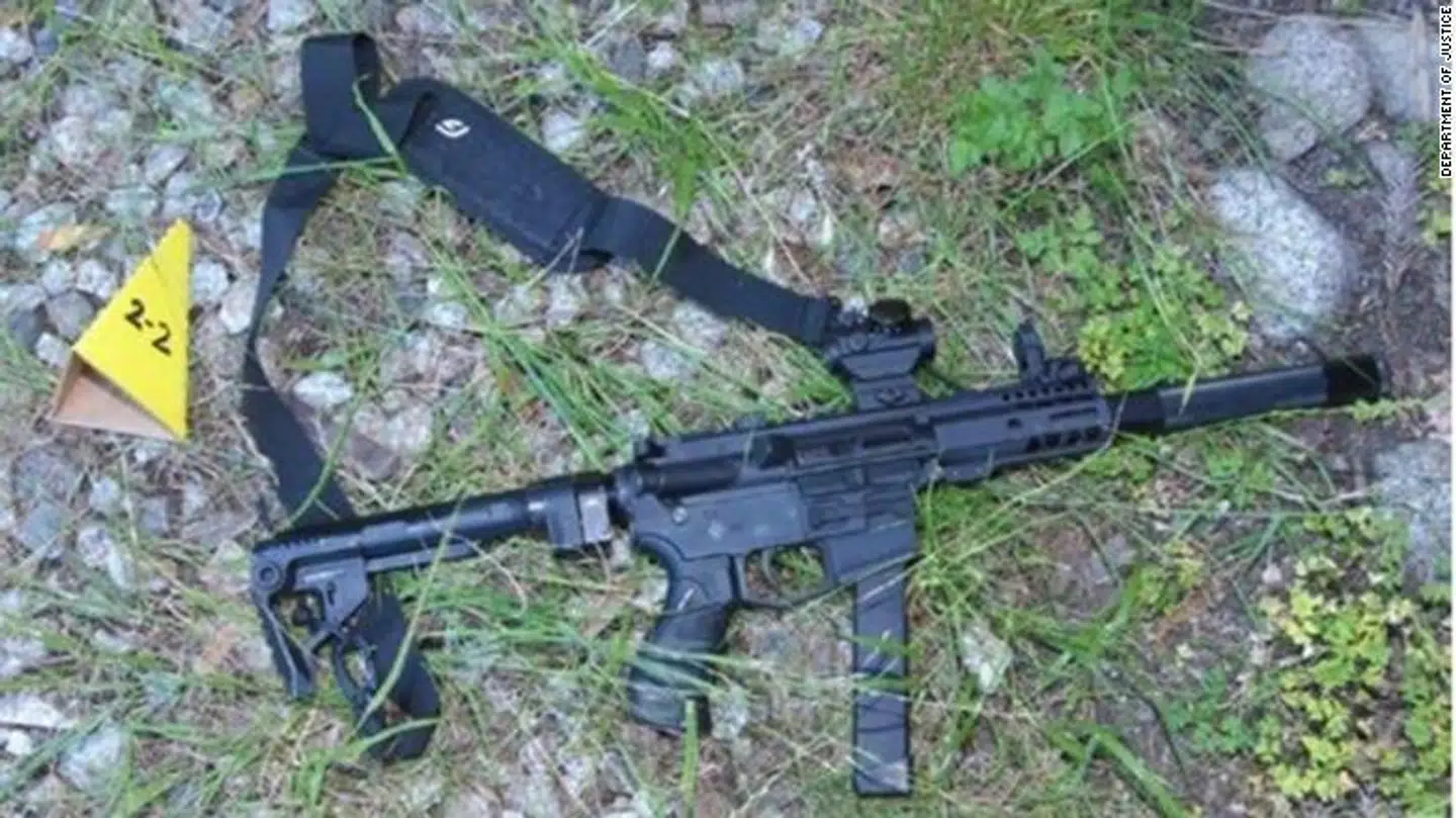 Den såkaldte 'ghost gun', som Steven Carillo havde på sig, da han blev anholdt 6. juni.