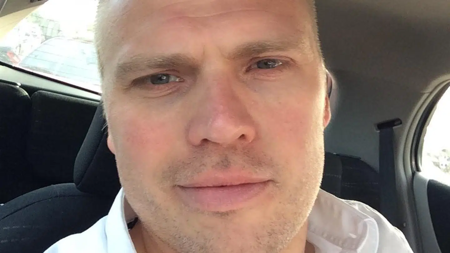 Thomas Michelsen arbejder med IT. Han forsøger at undgå smitte af corona ved blandt andet at handle ind på ydertidspunkter. Han oplever ikke, at svenskerne generelt udviser hensyn i forhold til at begrænse smitte.