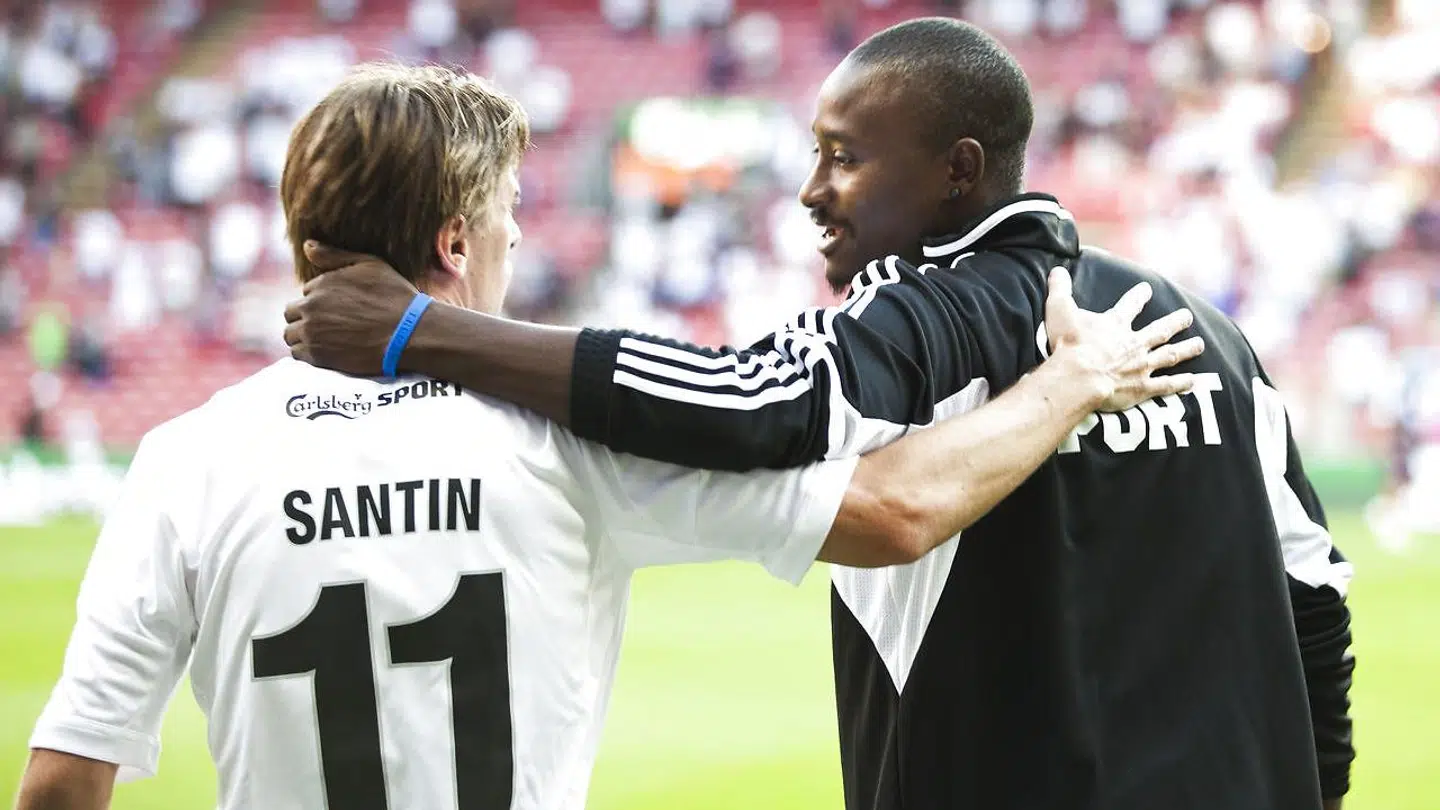 Inden Cesar Santin forlod FCK til fordel for den cypriotiske klub Apoel, dannede han i en periode angrebspar med Dame N'Doye, der stadig er at finde i FCK.