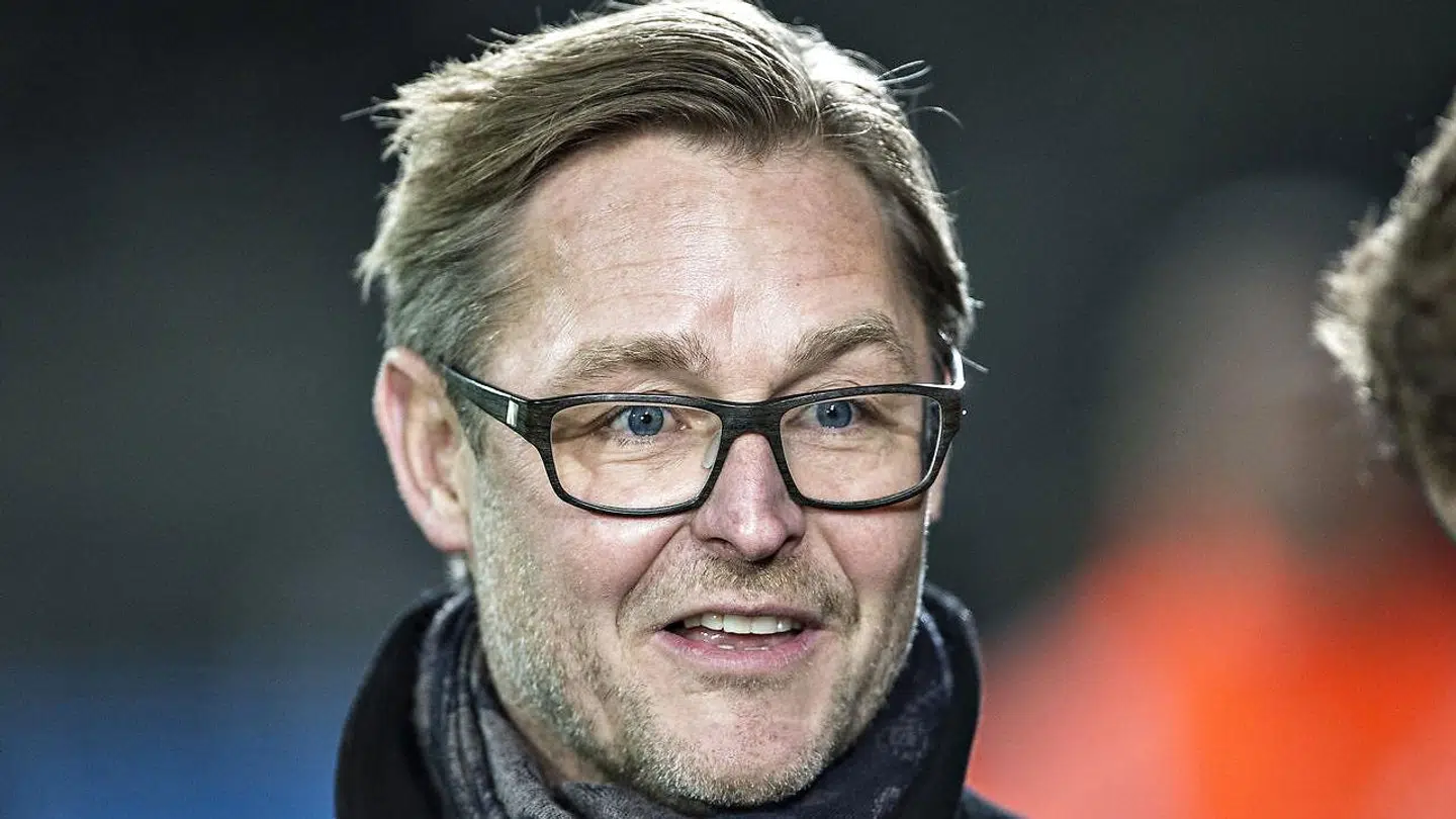 Claus Steinlein understreger, at der stadig er 27 point at spille om, hvorfor mesterskabschampagnen ikke er lagt på køl endnu.