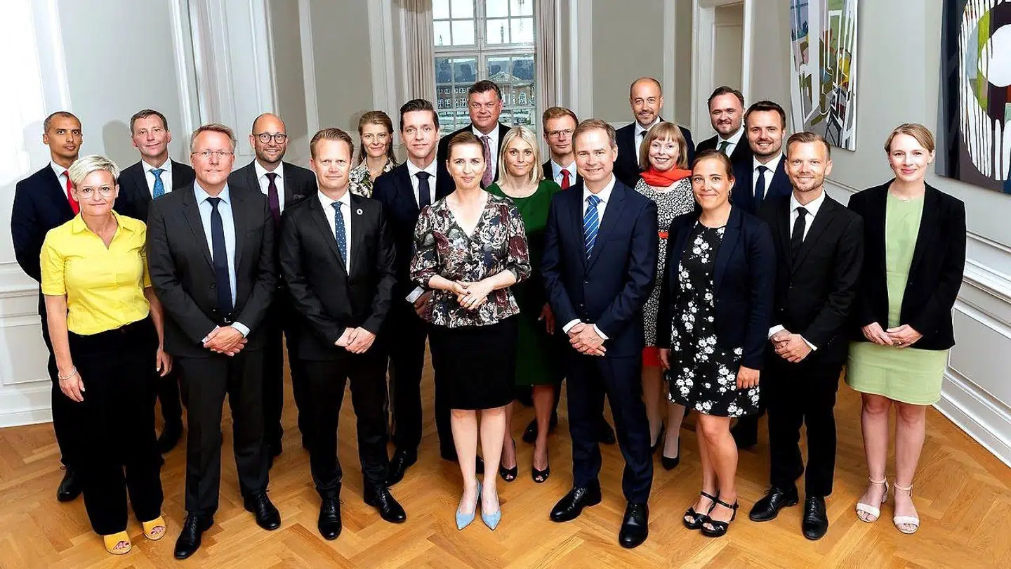Mette Frederiksens regering. 16 ud af 20 har en fortid i DSU.