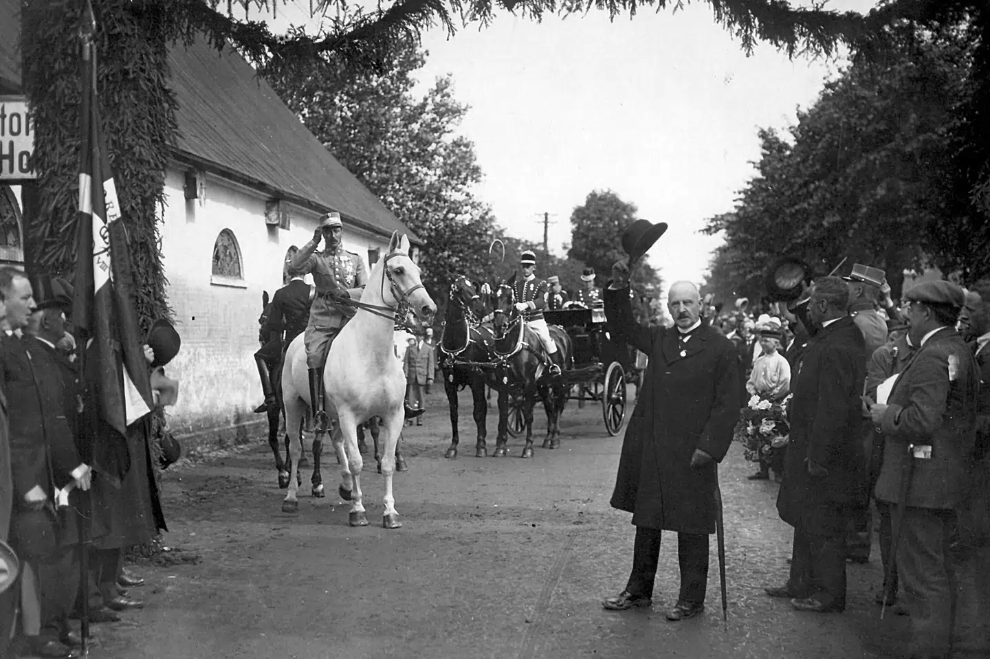 I år er det 100 år siden, at Sønderjylland atter blev en del af Danmark. Det tyder på, at danskerne har udvist stor interesse i begivenheden, eksempelvis gennem DR-programmet Grænseland, der handler om de begivenheder, der fik betydning for landets størrelse. Her ses kong Christian X til hest i landsdelen 10. juli 1920 (arkivfoto). Ukendt/Ritzau Scanpix