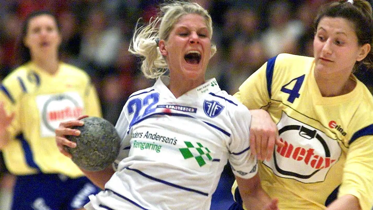 Rikke Hørlykke i år 2000 i kamp for FIF.
