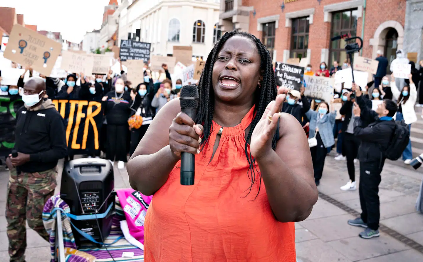 Bwalya Sørensen fra Black Lives Matter Denmark demonstrerer i Aalborg, tirsdag 9. juni 2020.