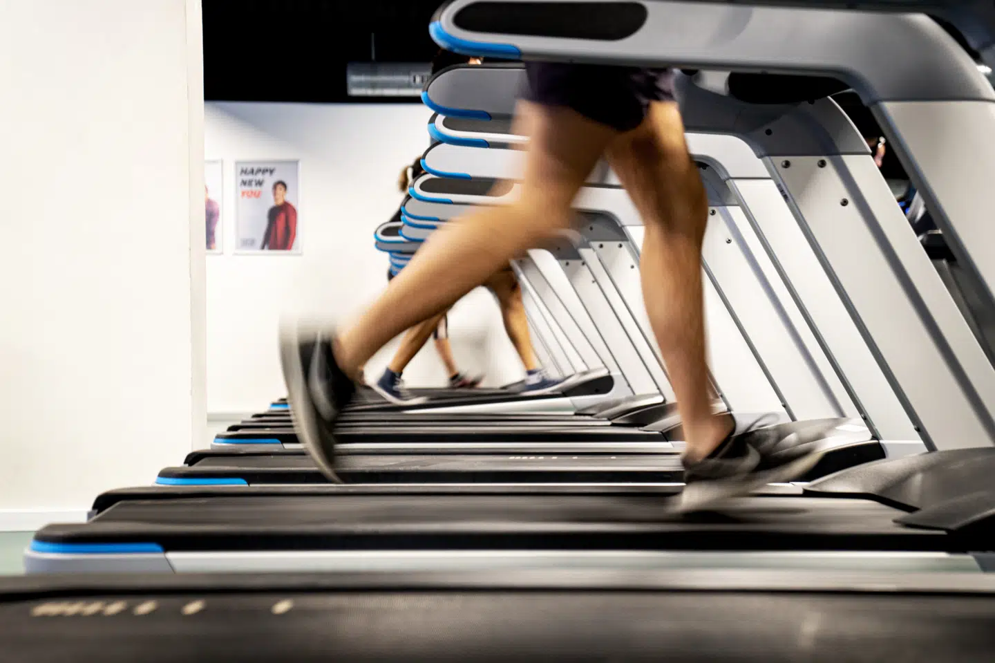 Fra på torsdag bliver det igen muligt at tage en tur på løbebåndet eller løfte vægte i fitnesscenteret for medlemmer af Fitness World og SATS. (Arkivofoto). Ida Guldbæk Arentsen/Ritzau Scanpix