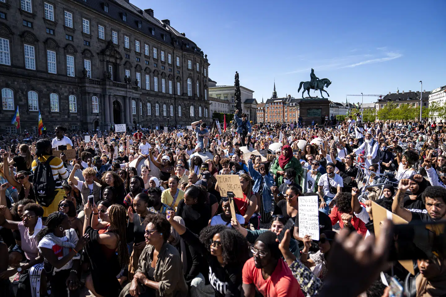 Black Lives Matter har søndag for anden weekend i træk arrangeret demonstration i København mod racisme. Ifølge virolog er smittetalene i Danmark nu så lave, at der ikke er grund til at blive væk fra demonstrationer. (Arkivfoto). Ida Guldbæk Arentsen/Ritzau Scanpix