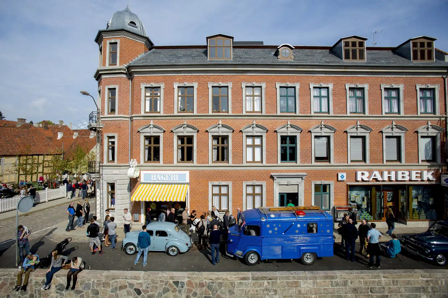 Den Gamle By i Aarhus har normalt mellem 500.000 og 600.000 gæster årligt, men museumsdirektøren forventer ikke, at besøgstallet kommer op på samme niveau i løbet af 2020. På billedet ses museets 1974-kvarter. Den Gamle By/Free