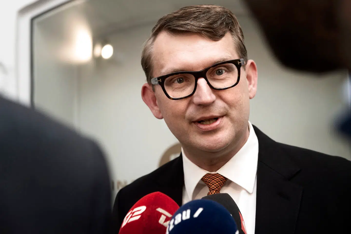 Troels Lund Poulsen fra Venstre ankommer til finanslovsforhandlingerne mandag den 7. oktober 2019. Finansminister Nicolai Wammen indleder forhandlingerne om næste års finanslov med såkaldte sættemøder med partierne, B, Å, Ø, F, V, C og Siumut, mandag den 7. oktober 2019.. (Foto: Ida Guldbaek Arentsen/Ritzau Scanpix)