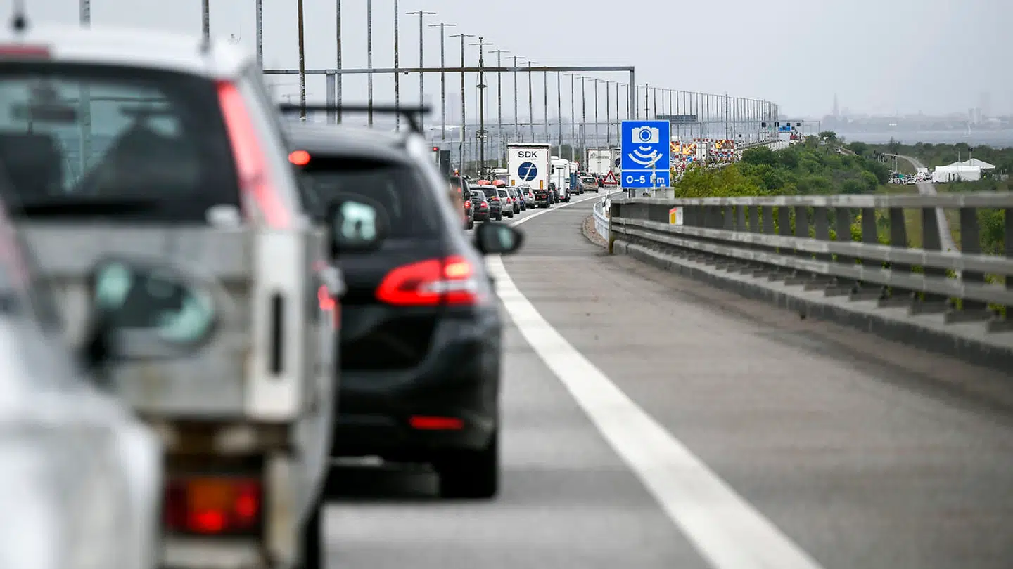 Kilometerlange køer på Øresundsbron i Kristihimmelfartsferien.