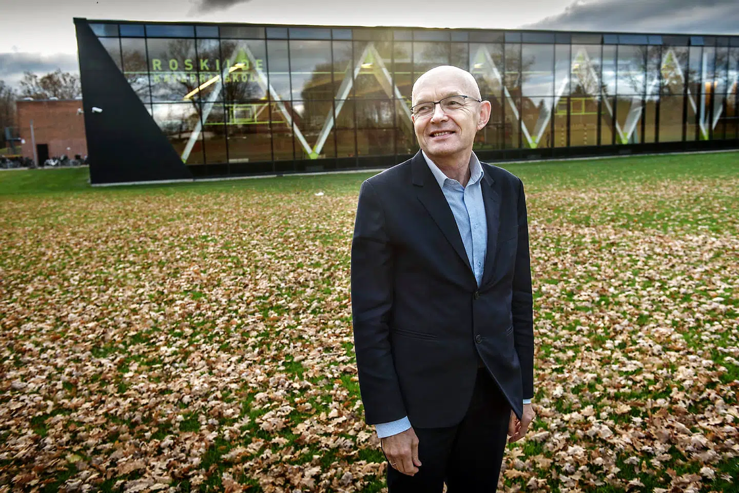 »Man kan da undre sig over, at eleverne ikke har tænkt sig om,« siger rektor for Roskilde Katedralskole Claus Niller Nielsen om elevernes tur til Sverige, som skolen ikke var involveret i.