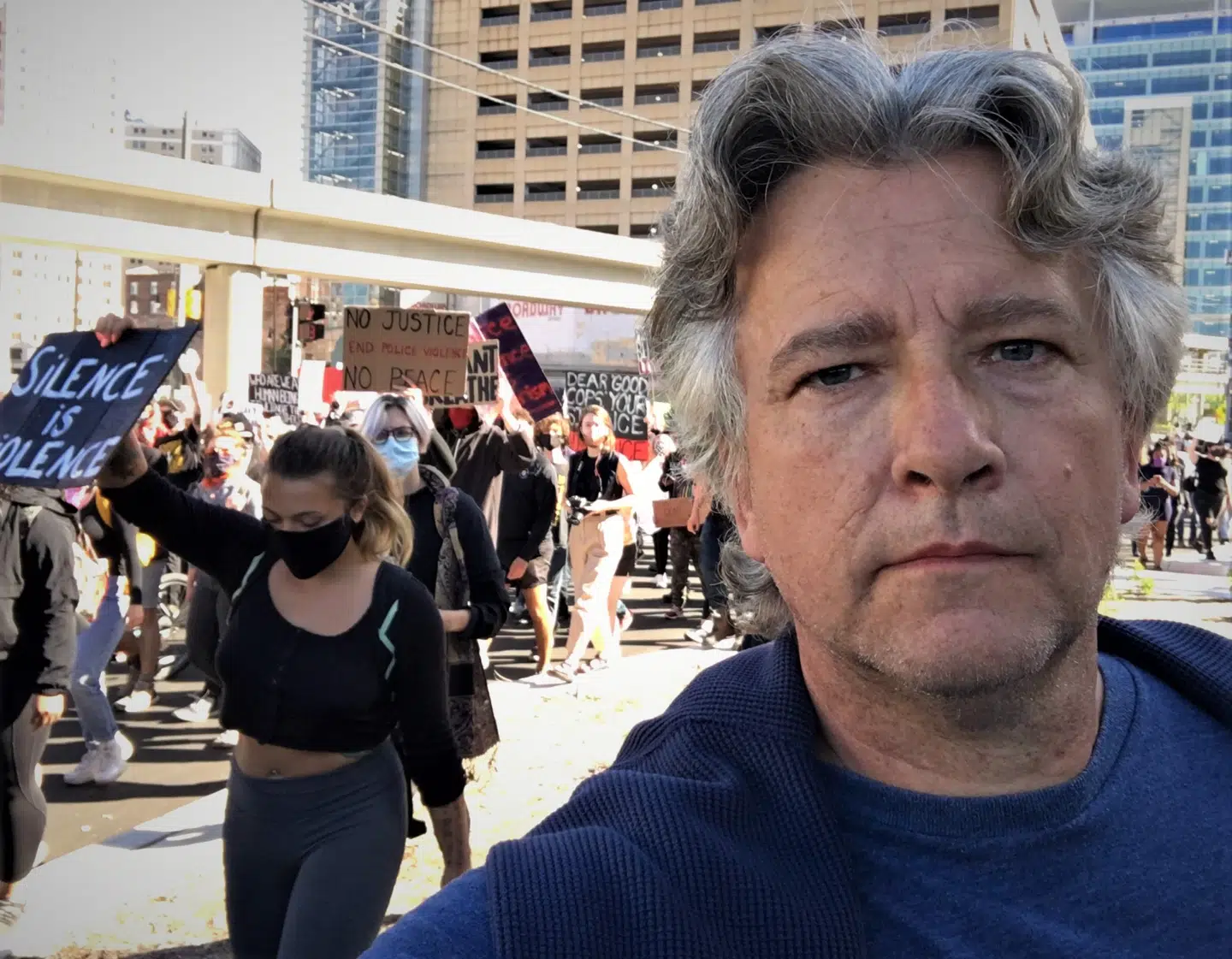 B.T.'s udsendte Henning Høeg under søndagens demonstrationi Detroit.