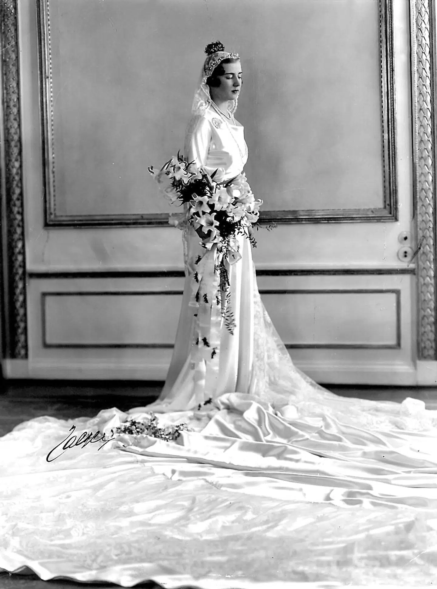 Kronprinsesse Ingrid i sin smukke brudekjole.