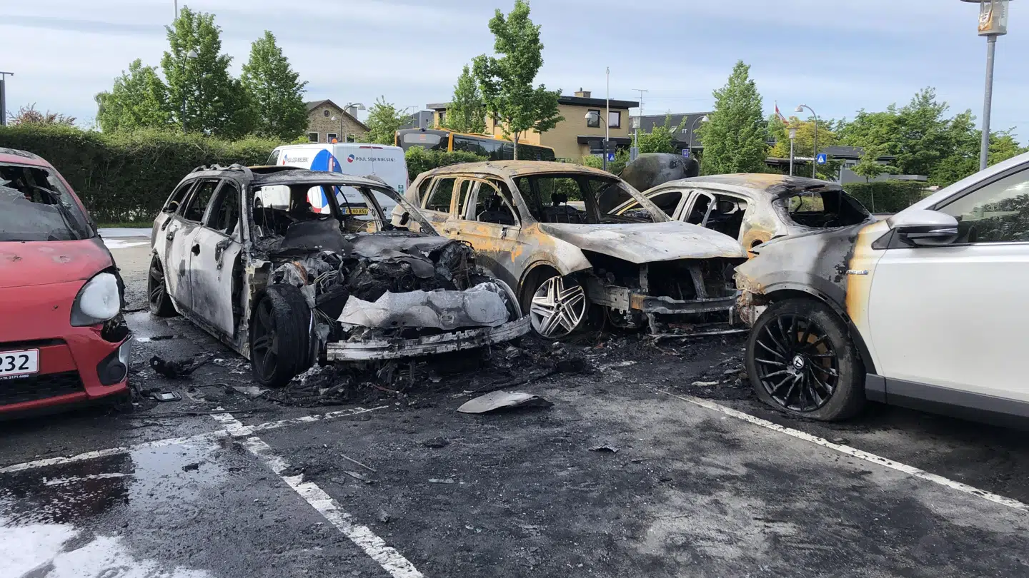 Karina fik brændt sin bil af, to dage før den skulle have transporteret hende til hospitalet til et kejsersnit. Foto: Privat
