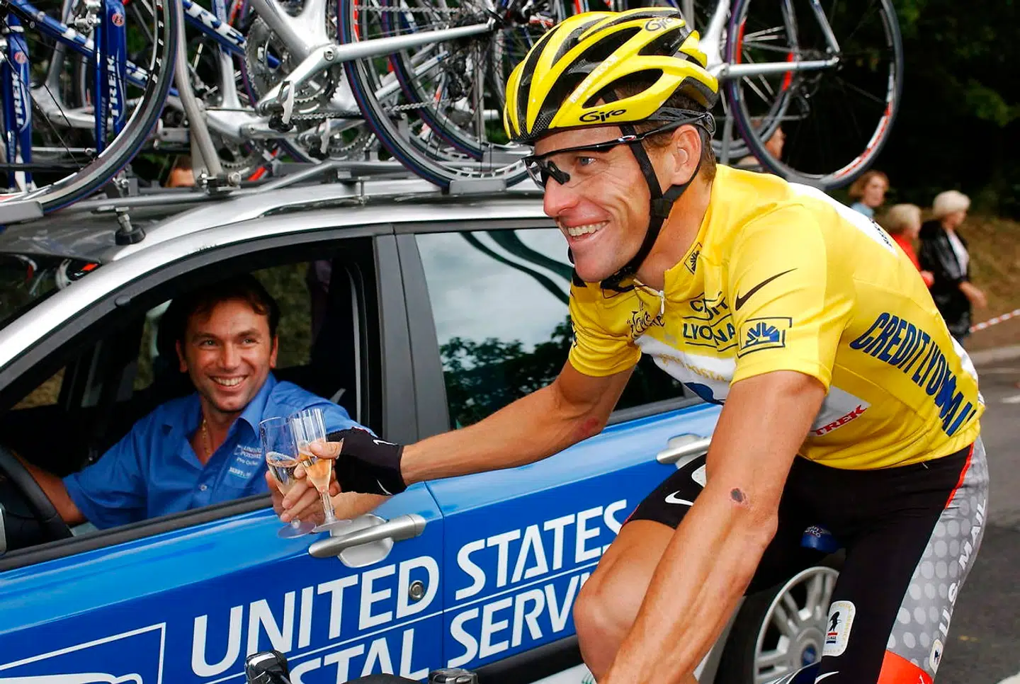 Johan Bruyneel og Lance Armstrong fejrer sejren ved Tour de France 2003.