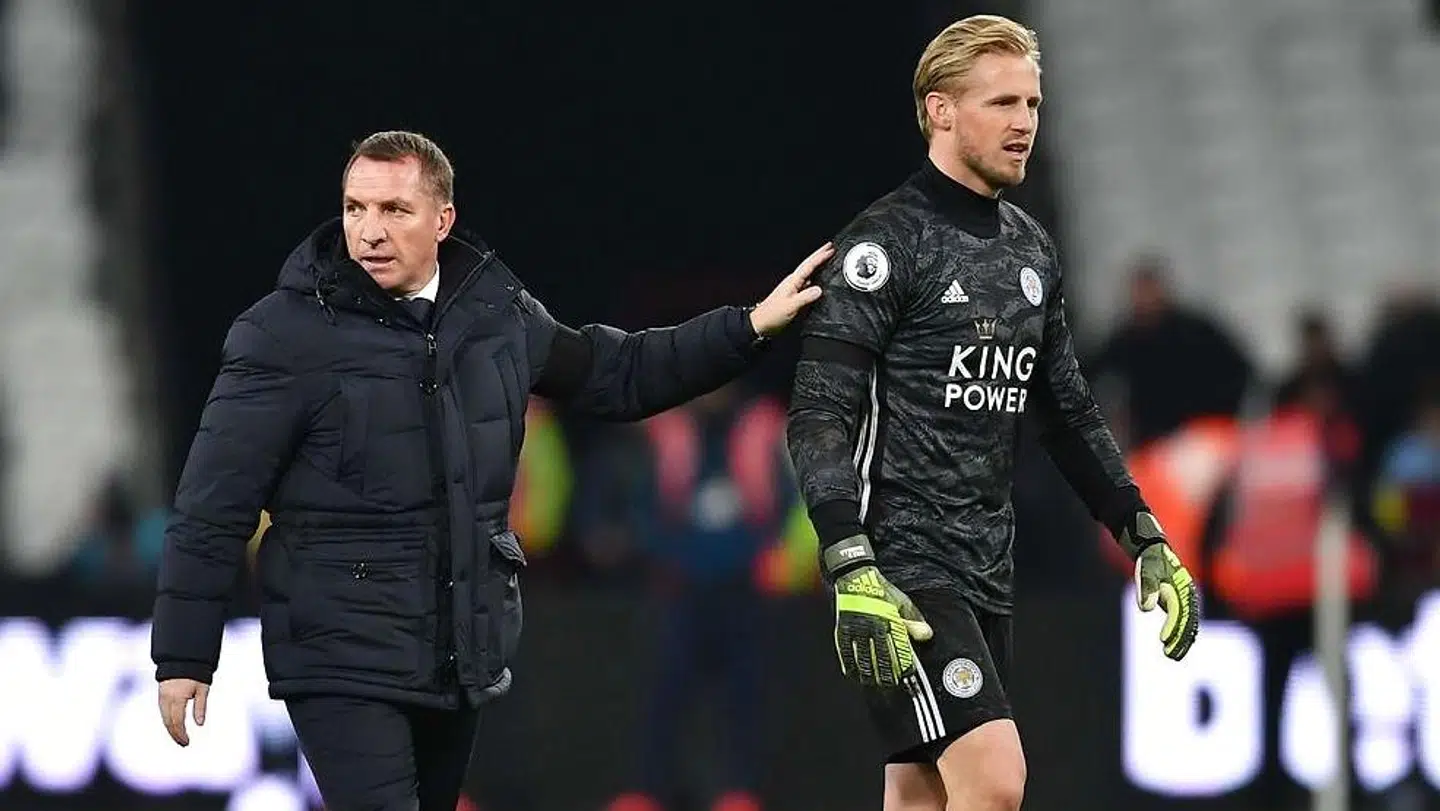 Brendan Rodgers (tv) er manager for danske Kasper Schmeichel i Leicester.