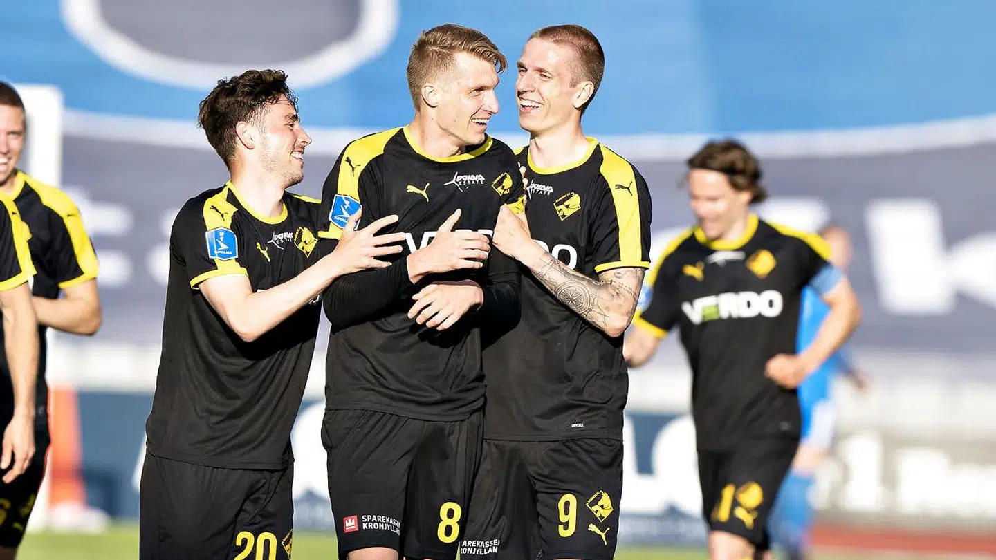 Randers FC's Simon Piesinger har scoret til 1-0 i 3F Superligakampen mellem AGF og Randers FC på Ceres Park i Aarhus. (Foto: Henning Bagger/Ritzau Scanpix)