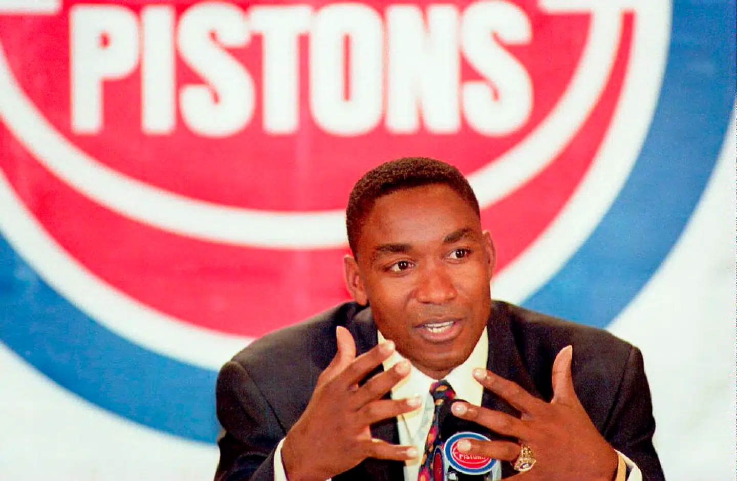 Isiah Thomas spillede hele sin karriere hos Detroit Pistons og vandt to NBA-mesterskaber.