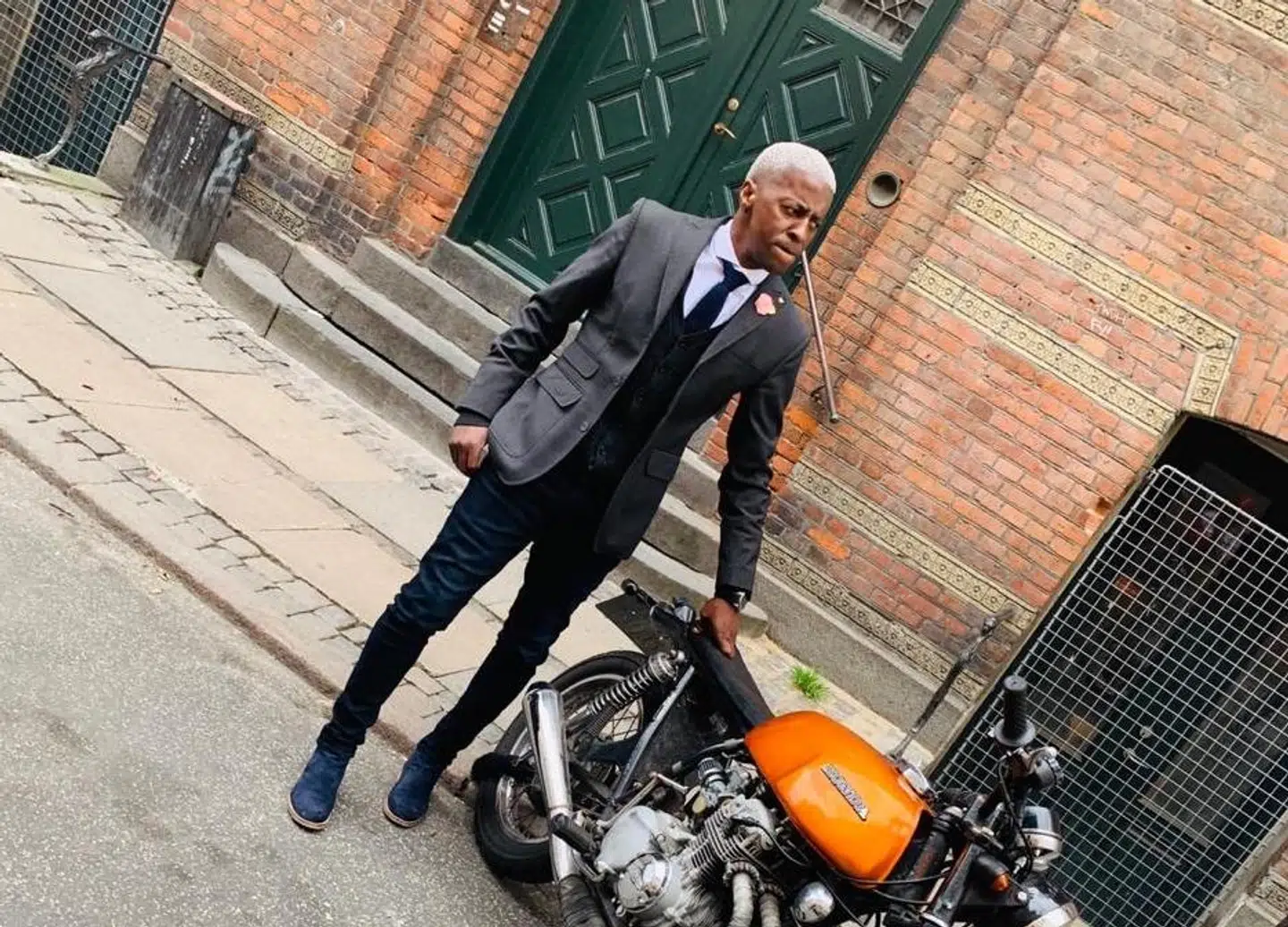 Sibusiso Zuma er i dag 44 år gammel.