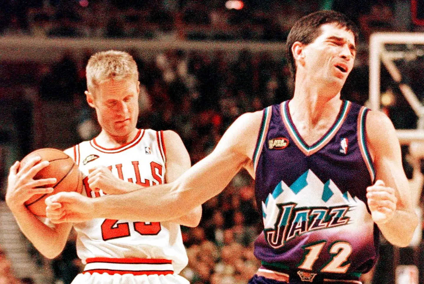 Steve Kerr (tv.) blev slået af Michael Jordan.