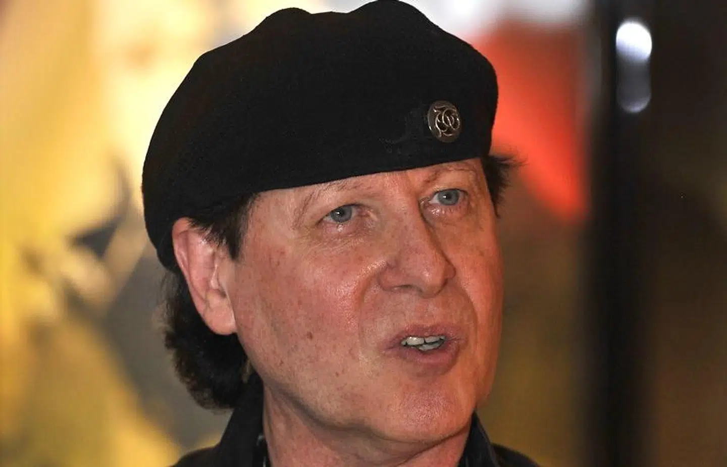 Forsanger i bandet Scorpions Klaus Meine afviser, at CIA var indblandet i tilblivelsen af bandets største hit 'Wind og Change'.