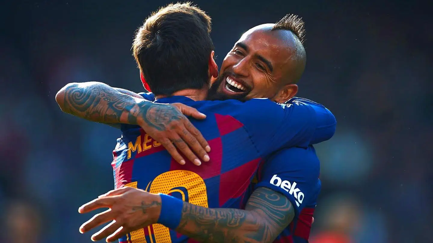 Efter sin tid i Juventus skiftede Arturo Vidal først til Bayern München og efterfølgende til FC Barcelona. Her ses han under en jubel med Lionel Messi.